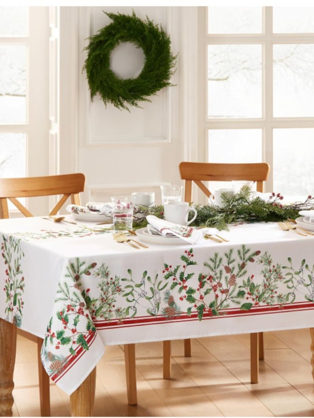 Elrene Home Fashions Winter Holiday Berry Fabric Tablecloth, 102 X 60